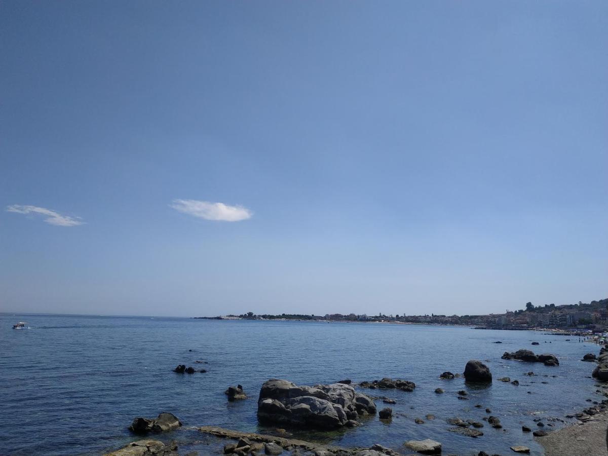 Suite Sul Mare Giardini-Naxos Exterior foto